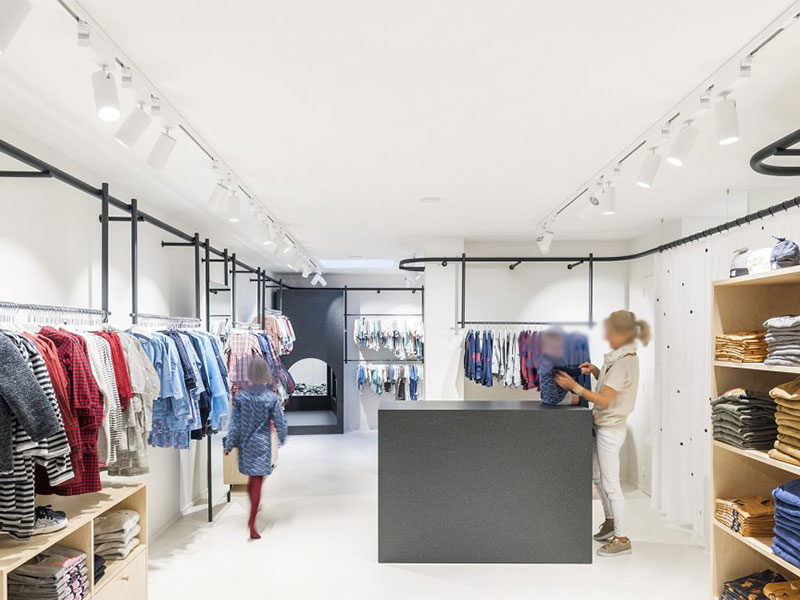 《FILOU&FRIENDS》童裝店裝修設(shè)計風